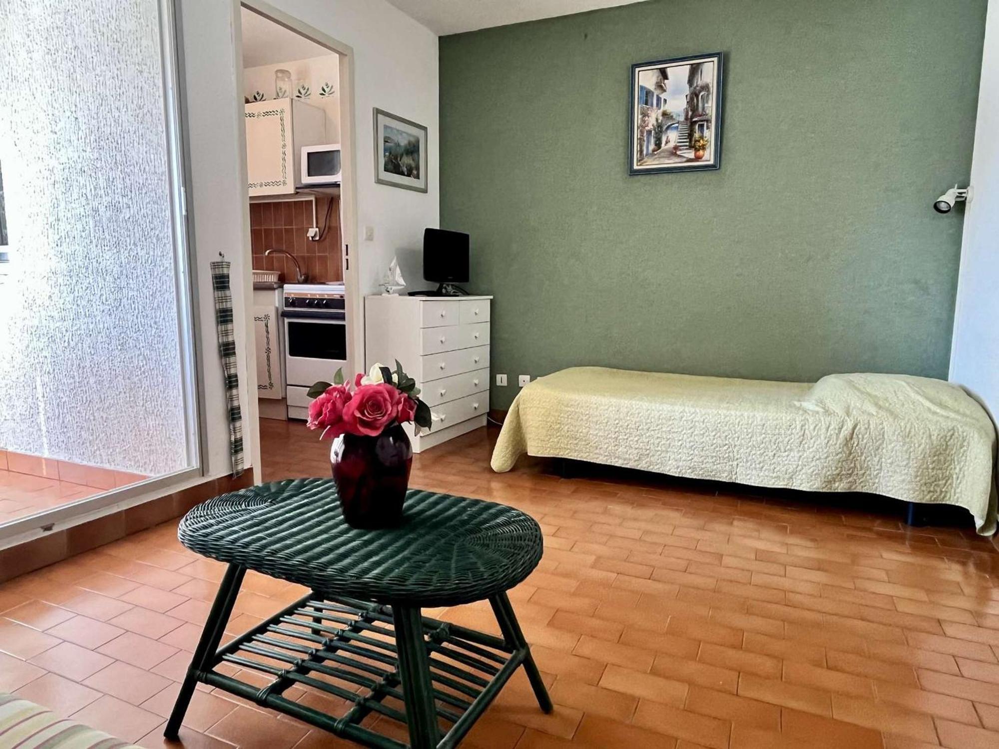 Studio A Argeles-Sur-Mer, 400M De La Plage Et Proche Commerces, Loggia, Animaux Bienvenus, Menage Inclus - Fr-1-225-548 المظهر الخارجي الصورة